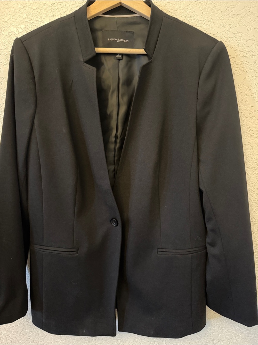 Banana Republic Black Open-Collar Single-Button Blazer